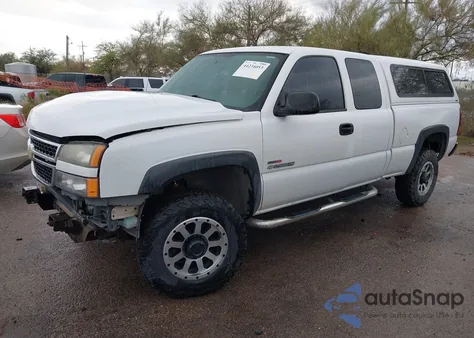 2006 Chevrolet Silverado 2500Hd Work Truck z USA, uszkodzony, nr VIN 1GCHC29236E194061